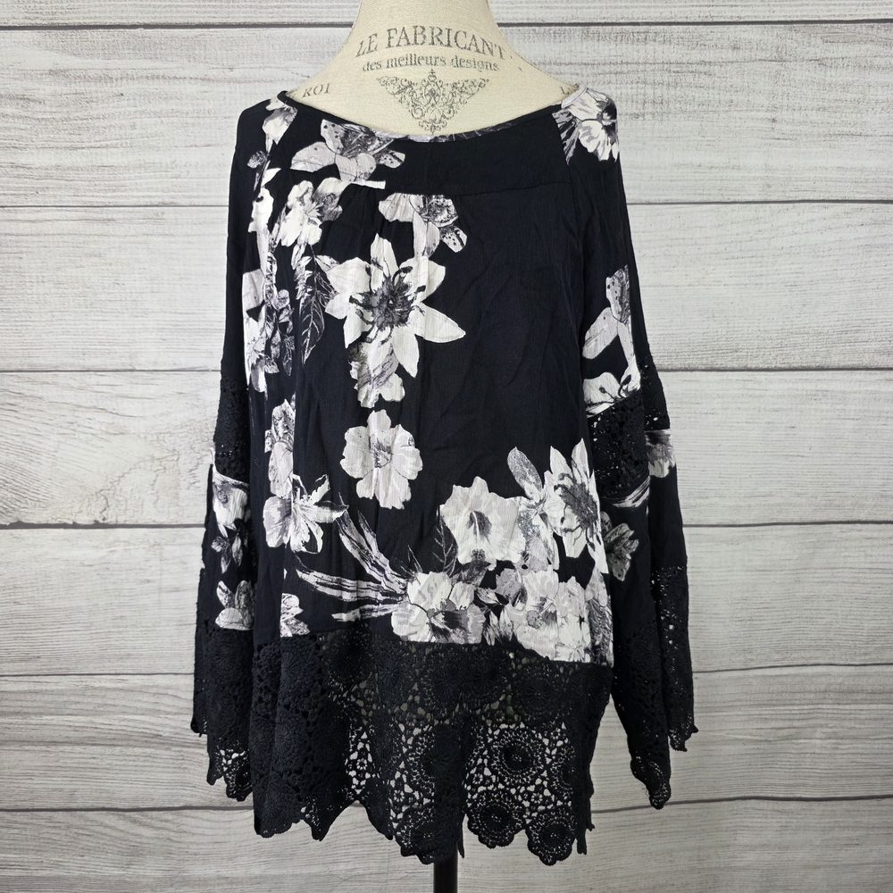 Curations Black and White Floral And Lace Long Sleeve Blouse